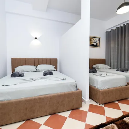 アパート Arbi Vlorë